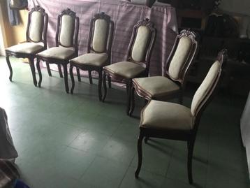Set van zes antieke stoelen  beschikbaar voor biedingen