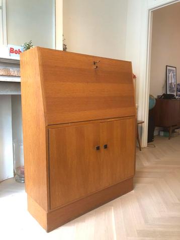 Vintage secretaire bureau beschikbaar voor biedingen