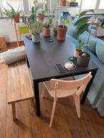 Table noire extensible IKEA, Maison & Meubles, Tables | Tables à manger, Comme neuf, Rectangulaire, 50 à 100 cm, 150 à 200 cm