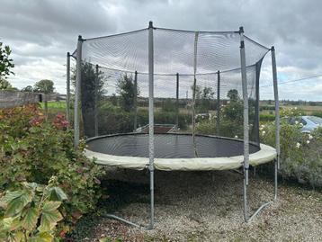 Grote trampoline 4,2m met veiligheidsnet, zeer goede staat beschikbaar voor biedingen