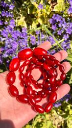 Recherche rachète vos vieux colliers, Ophalen, Gebruikt, Rood