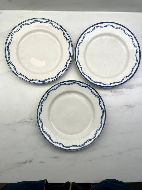 3 borden van zacht porselein uit Doornik — Chenille Decor, Antiek en Kunst, Antiek | Porselein, Ophalen of Verzenden