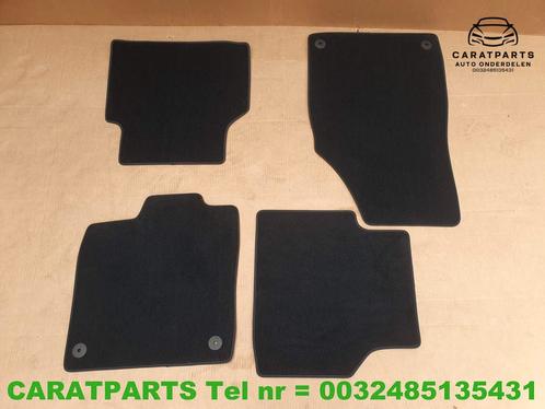 11B863011B Q4 vloermatten q4 set vloermatten Q4 e-tron, Auto-onderdelen, Interieur en Bekleding, Audi, Gebruikt