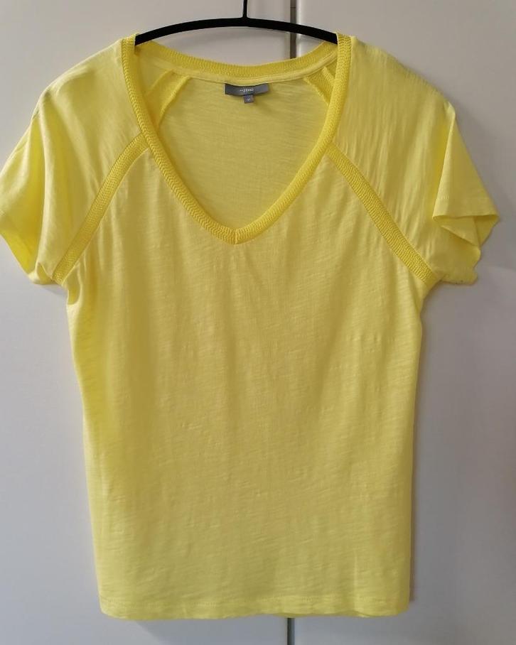 Zacht gele T-shirt met V-hals, M, Kleding | Dames, T-shirts, Zo goed als nieuw, Ophalen of Verzenden