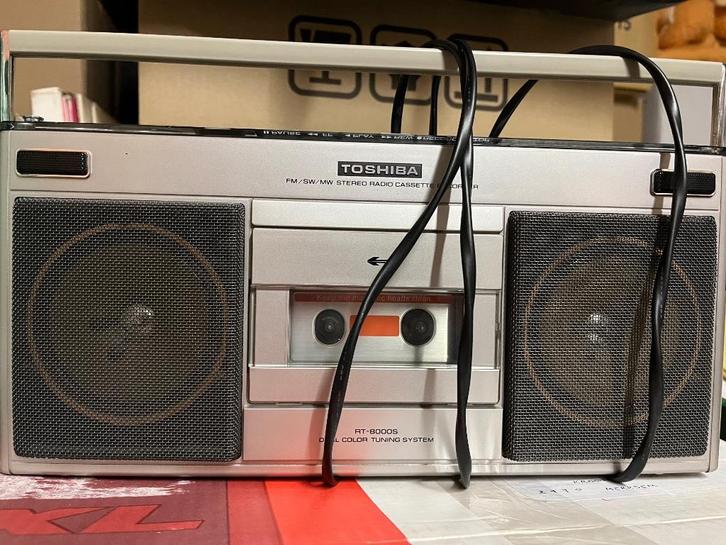 Radio Cassette Recorder Toshiba RT-8000S, Audio, Tv en Foto, Cassettedecks, Ophalen of Verzenden