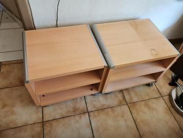 2 nachttafels  beschikbaar voor biedingen