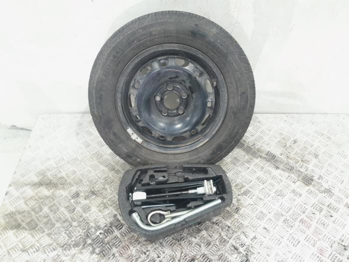 Krikset + reservewiel van een Seat Ibiza, Auto-onderdelen, Overige Auto-onderdelen, Seat, Gebruikt, 3 maanden garantie, Ophalen of Verzenden