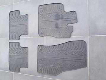 Tapis en caoutchouc et bac de coffre pour Seat Ateca  beschikbaar voor biedingen