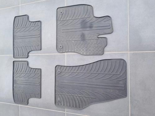 Tapis en caoutchouc et bac de coffre pour Seat Ateca, Auto diversen, Automatten, Zo goed als nieuw, Ophalen of Verzenden
