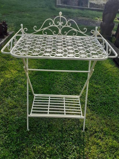PRACHTIGE OPVOUWBARE TUINTAFEL MET SMEEDIJZEREN PATINA, Tuin en Terras, Tuintafels, Nieuw, Metaal, Ophalen