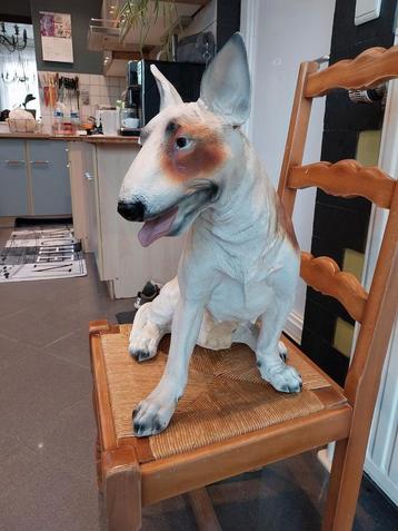Bull Terrier-standbeeld  beschikbaar voor biedingen