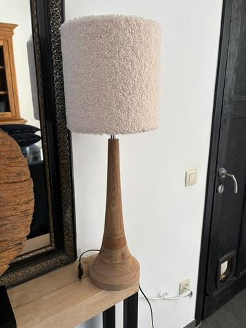 Mooie houten lamp met teddy stof kap  beschikbaar voor biedingen