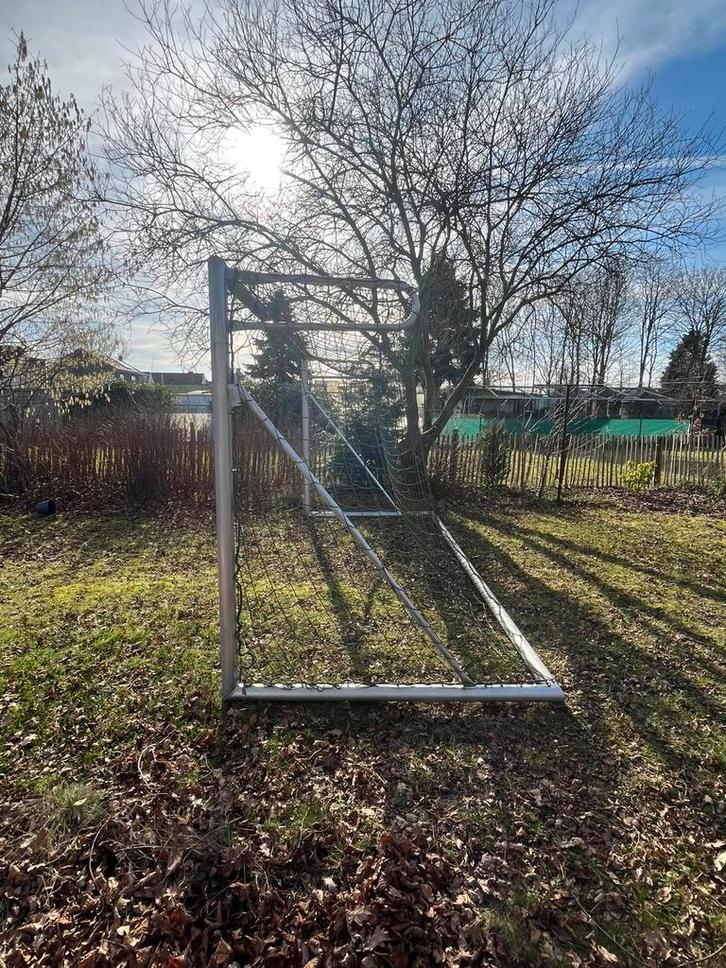 Voetbal goal 2x4 m + corner vlaggen, Sports & Fitness, Football, Utilisé, Enlèvement