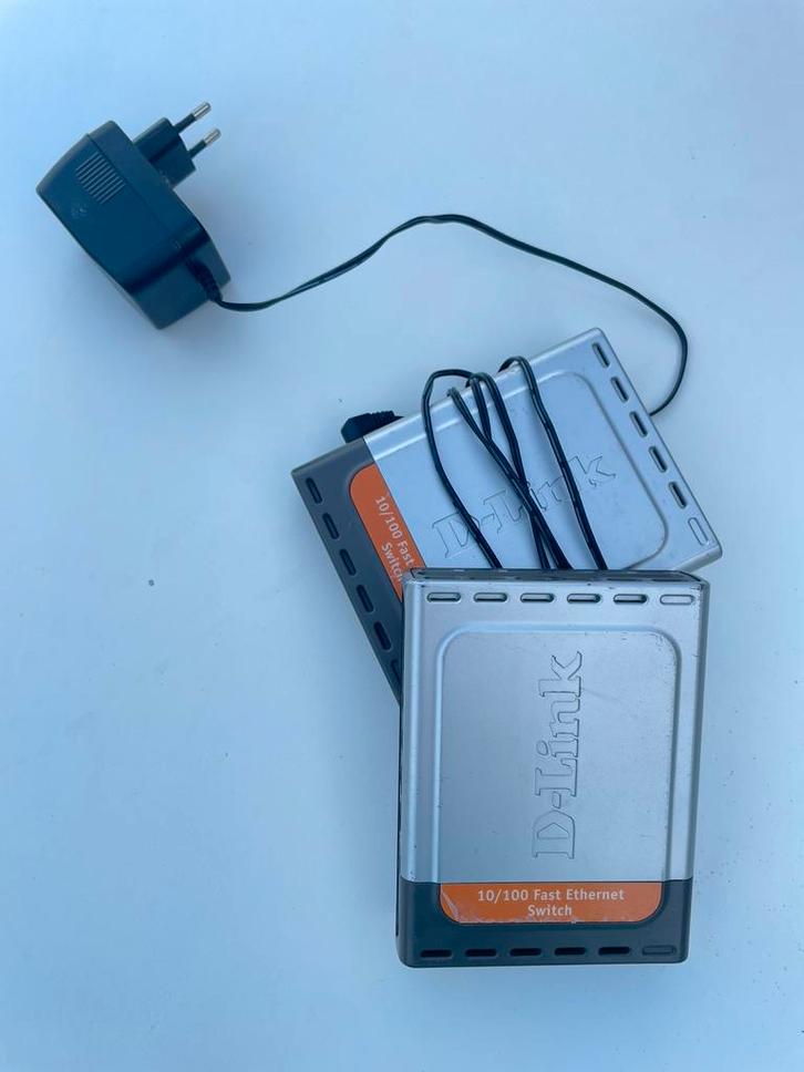 D-link Des-1005d Fast Ethernet Switch 10/100 5-Port, Computers en Software, WiFi-versterkers, Zo goed als nieuw, Ophalen