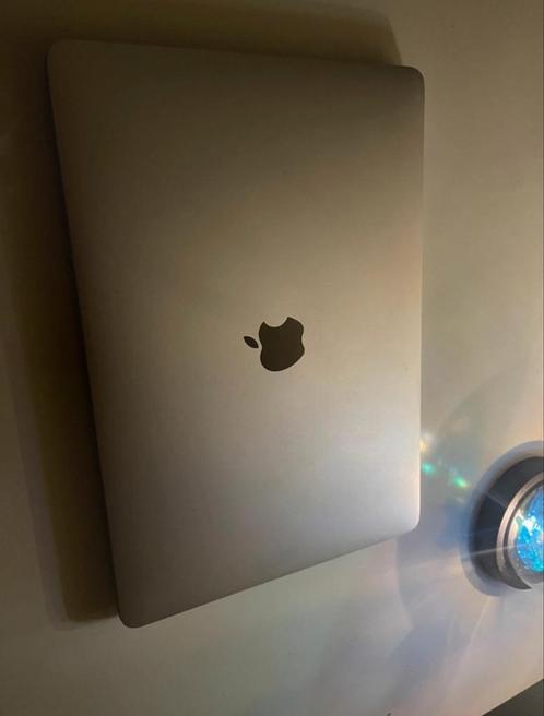 MacBook Pro M1 2020 — 13” — met doos en oplader, Computers en Software, Apple Macbooks, Zo goed als nieuw, MacBook, 13 inch, Ophalen of Verzenden