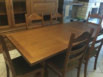 Massieve eiken tafel met 6 stoelen beschikbaar voor biedingen