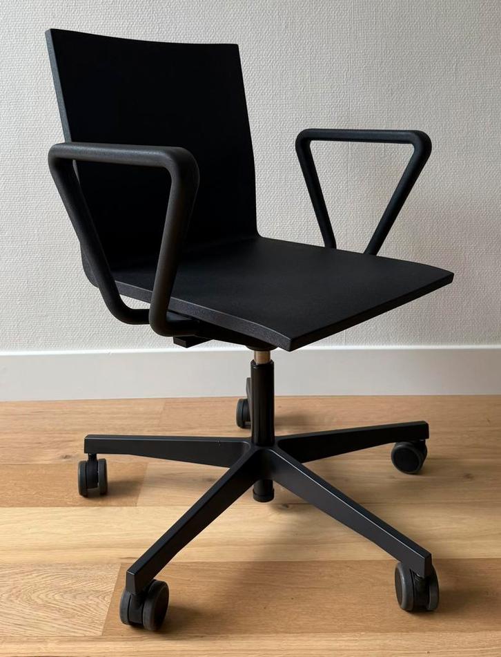 1 Maarten van Severen .04 Vitra bureaustoel productie 2023, Huis en Inrichting, Bureaustoelen, Zo goed als nieuw, Ophalen of Verzenden