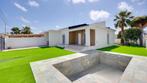 Half-vrijstaande gerenoveerde villa met zwembad inTorrevieja, Immo, Torrevieja, Spanje, Woonhuis, 93 m²