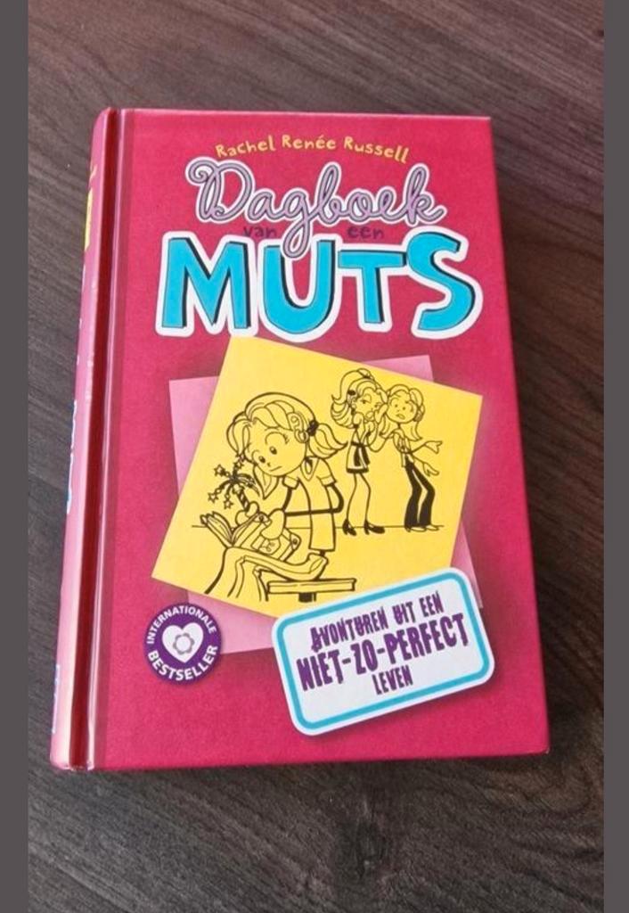 DAGBOEK VAN EEN MUTS  HARDCOVER, Boeken, Kinderboeken | Jeugd | 13 jaar en ouder, Gelezen, Ophalen of Verzenden