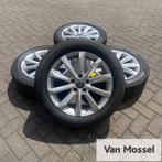 VW Passat Pirelli Sottozero 3 215/55/R17 94H, Auto-onderdelen, Banden en Velgen, 17 inch, Personenwagen, Gebruikt