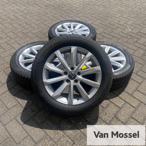 VW Passat Pirelli Sottozero 3 215/55/R17 94H, Auto-onderdelen, Banden en Velgen, Banden en Velgen, Winterbanden, 17 inch, 215 mm