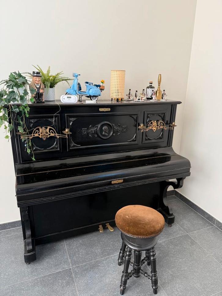 Buffetpiano zwart met krukje, Muziek en Instrumenten, Piano's, Gebruikt, Piano, Zwart, Ophalen