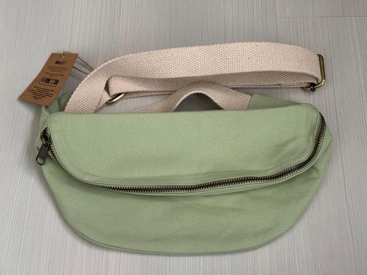 Sac à bandoulière Tic Tac vert menthe, Bijoux, Sacs & Beauté, Sacs | Sacs à bandoulière, Neuf, Enlèvement