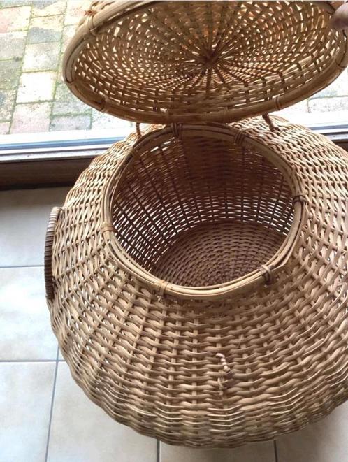 Zie ⭐️ Retro kofferbak XL rond geweven rieten handgemaakt de, Huis en Inrichting, Zetels | Voetbanken en poefs, Gebruikt, 50 tot 75 cm