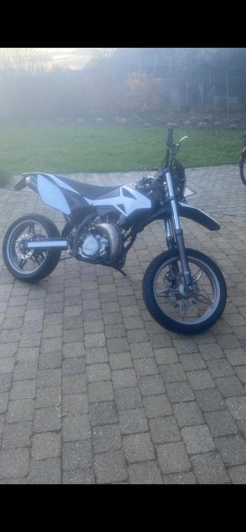 Brommer beta, Fietsen en Brommers, Brommers | Crossbrommers, Gebruikt, 50 cc, Ophalen, Overige merken