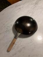 Wok smeedijzer, Huis en Inrichting, Keuken | Potten en Pannen, Ophalen, Zo goed als nieuw, Wok