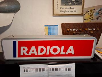 Radiola lichtbak beschikbaar voor biedingen