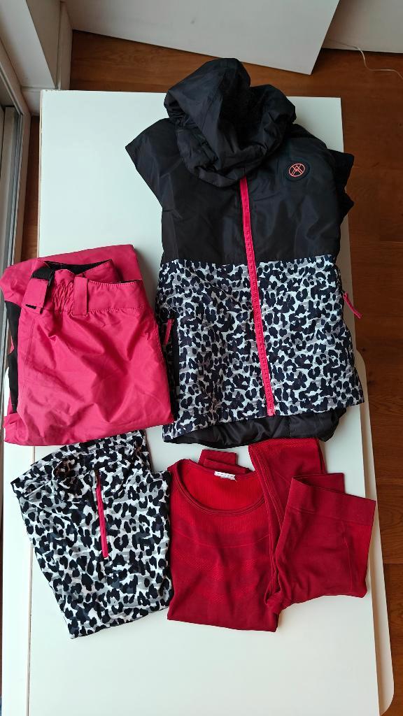 Skikledij meisje 9-10 jr 134/140 complete outfit alle lagen, Sport en Fitness, Skiën en Langlaufen, Gebruikt, Kleding, Ski, Ophalen of Verzenden