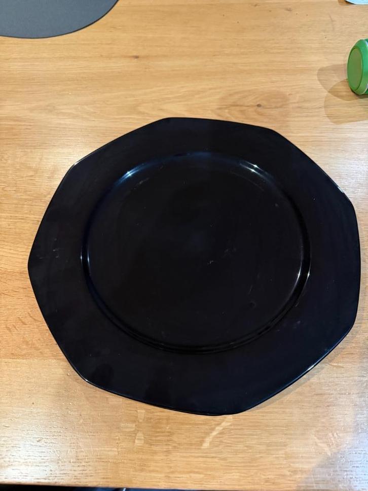 21 zwarten onderzet borden, Huis en Inrichting, Keuken | Servies, Gebruikt, Bord(en), Effen, Keramiek, Ophalen