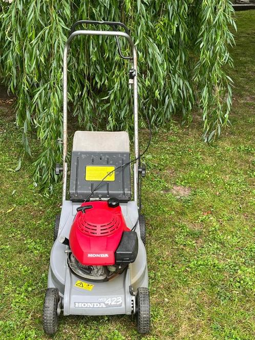 grasmachine Honda HRD 423, Tuin en Terras, Grasmaaiers, Gebruikt, Benzine-grasmaaier, 40 t/m 49 cm, Cirkelmaaier, Opvangzak, Ophalen