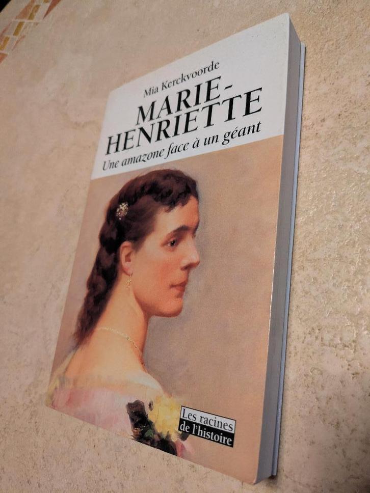 Marie-Henriette, une amazone face à un géant., Livres, Littérature, Comme neuf, Europe autre, Envoi