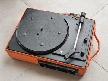 Tourne disque Tesla GE040 vintage 