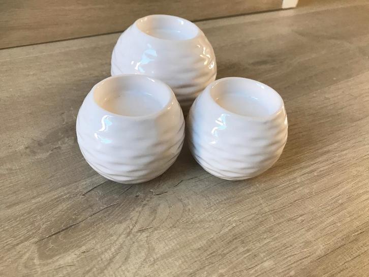 Trio van 3 witte theelichthouders, Maison & Meubles, Accessoires pour la Maison | Bougeoirs & Bougies, Utilisé, Chandelier, Moins de 25 cm