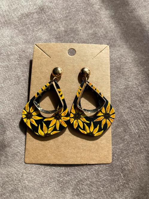Handbeschilderde Oorbellen Sunflower Black🌻, Handtassen en Accessoires, Oorbellen, Nieuw, Knopjes of Stekers, Overige materialen