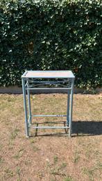 Antieke stalen tafeltje, Ophalen