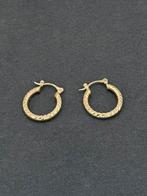 14K Gouden Oorbellen – Ringetjes met Olijfmotief – 1,52 gram, Hangers, Ophalen of Verzenden, Zo goed als nieuw, Goud