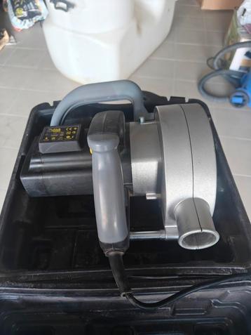 Koffer met groeven met twee messen, merk „Far Tools” beschikbaar voor biedingen