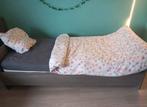 Eenpersoonsbed 200x90 + matras + lattenbodem, Ophalen, Zo goed als nieuw, Matras