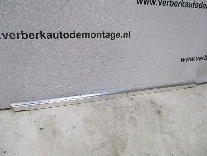 GARNITURE portier rechts voor Mercedes-Benz / 8 (W115), Autos : Pièces & Accessoires, Carrosserie & Tôlerie, Mercedes-Benz, Utilisé