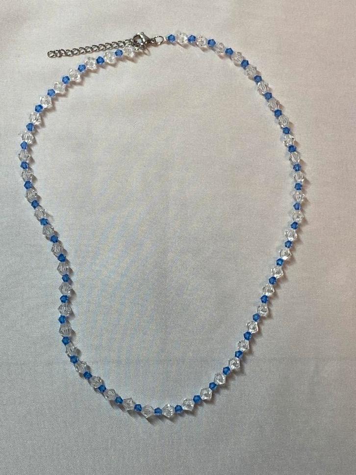 Nieuwe ketting met zilver verstelbaar slotje, Handtassen en Accessoires, Kettingen, Nieuw, Overige materialen, Blauw, Verstelbaar