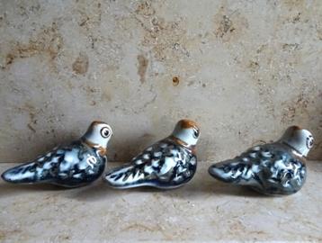 3 petits oiseaux signés Ken Edwards. Mexican Art Tonala