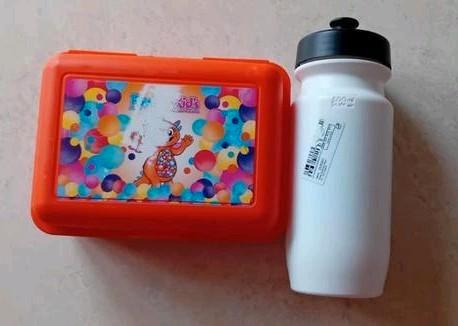 Boîte à tartines 17,5 x 12,5 cm et gourde 500 ml, Enfants & Bébés, Aliments pour bébé & Accessoires, Utilisé, Autres types, Enlèvement ou Envoi