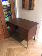 Vintage bureau, Huis en Inrichting, Bureaus, Ophalen of Verzenden, Bureau