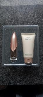 Naomi Campbell geschenksetje, Ophalen