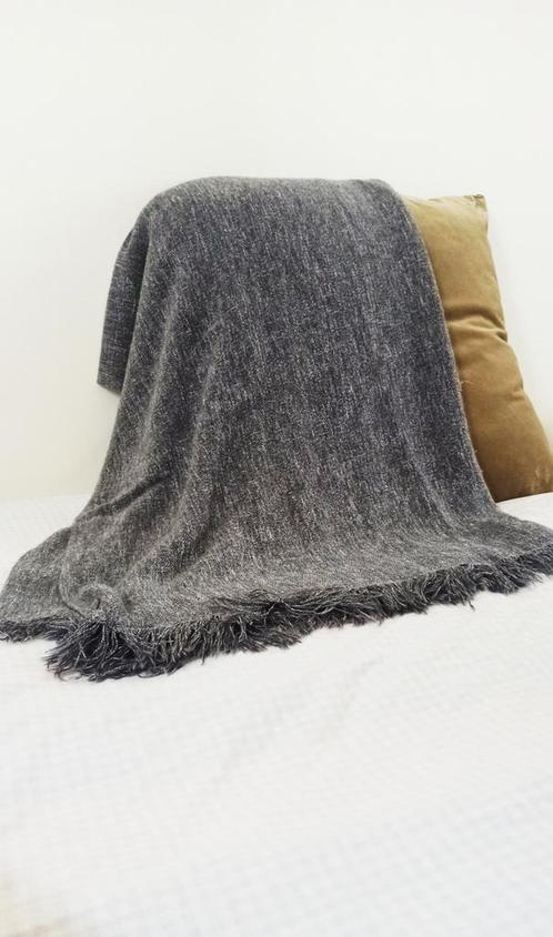 Plaid Gris de Décoration, Huis en Inrichting, Woonaccessoires | Plaids en Woondekens, Gebruikt, Ophalen