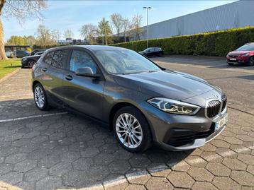 Prachtige BMW 116i AUTOMAAT met 52000 km en pano open dak., Argent ou Gris, Achat, Euro 6, Entreprise